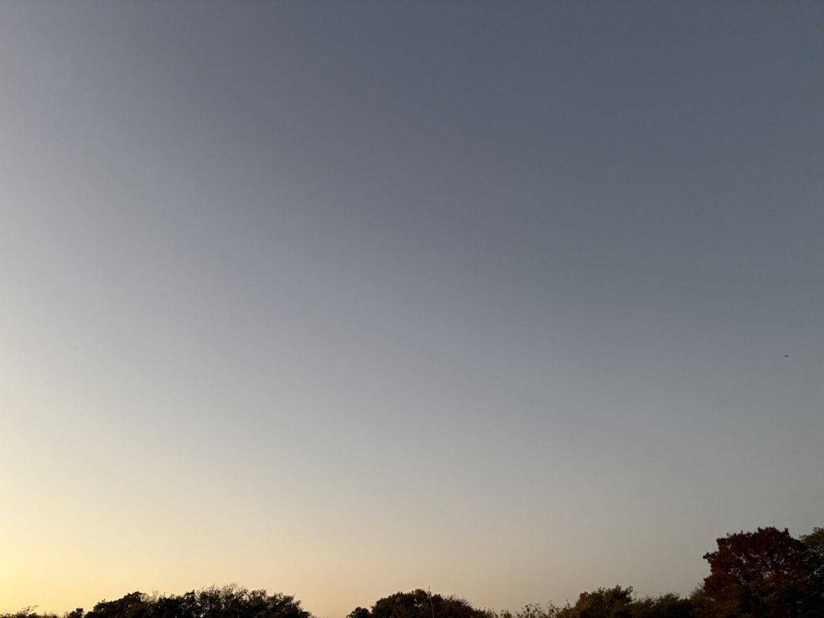 roadmade2020's tweet image. おはようございます！
今日は晴れ☀️
週末に天気が良くて嬉しい😊
サイクリング行けますね🚴‍♂️
今日も楽しんでいきましょう！

#サイクリング
#自転車
#ロードバイク
#TREK
#今日の空
#徳島
#ありがとう