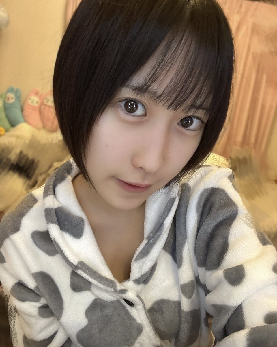 dad_coco__'s tweet image. たまにはすっぴん(｡-_-｡)˖ ࣪⊹
お気に入りの牛パジャマ