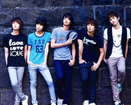 Millennial Shinee tweet media