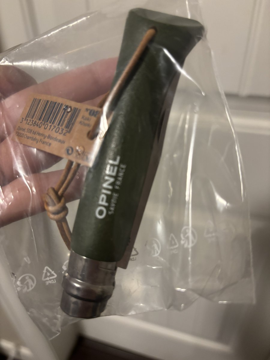 atarime_yocchan's tweet image. ナイフ届いた
これできのこをサクッとね