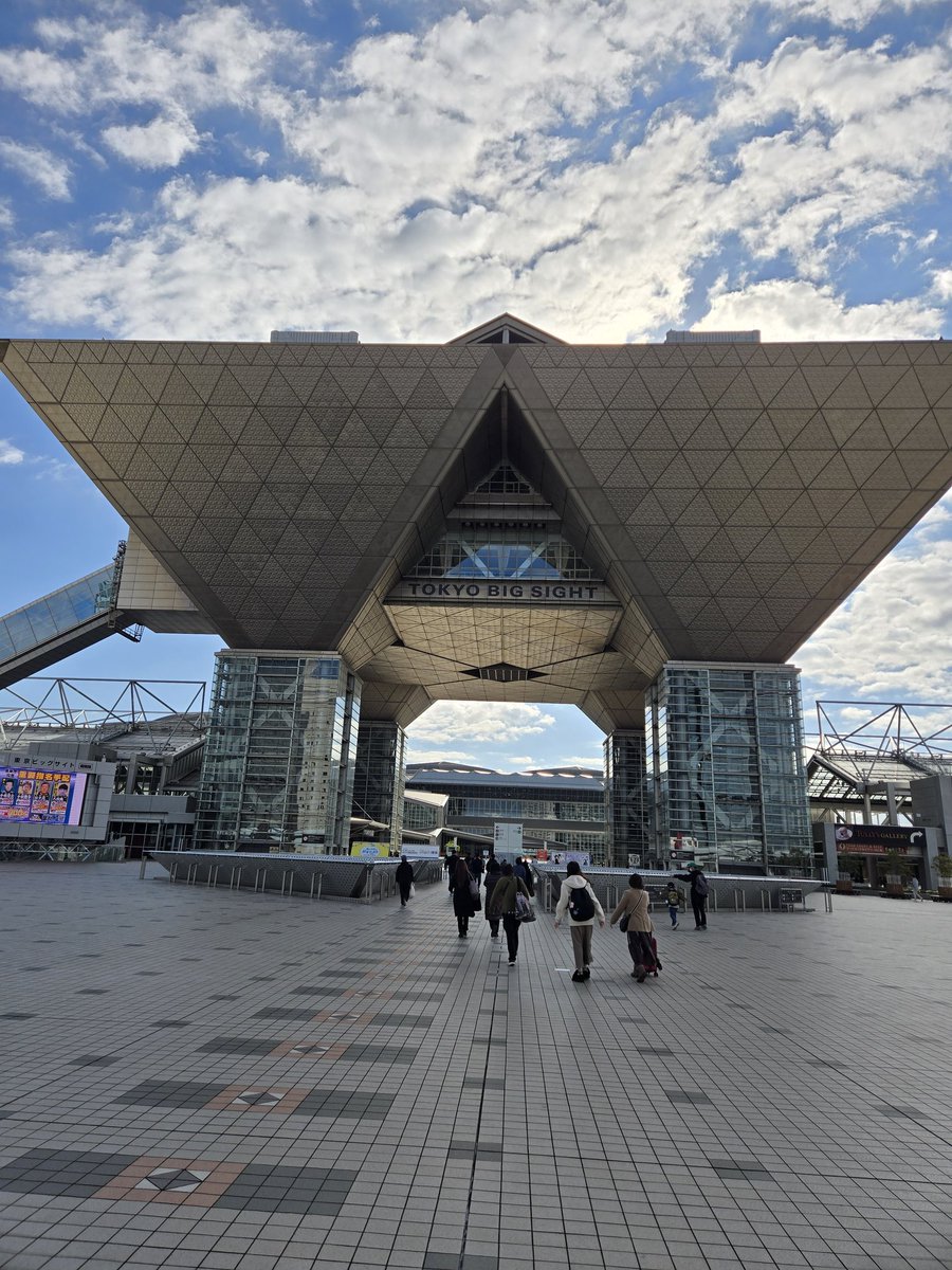 tll_au's tweet photo. 行くぞ https://t.co/okAacphjnc