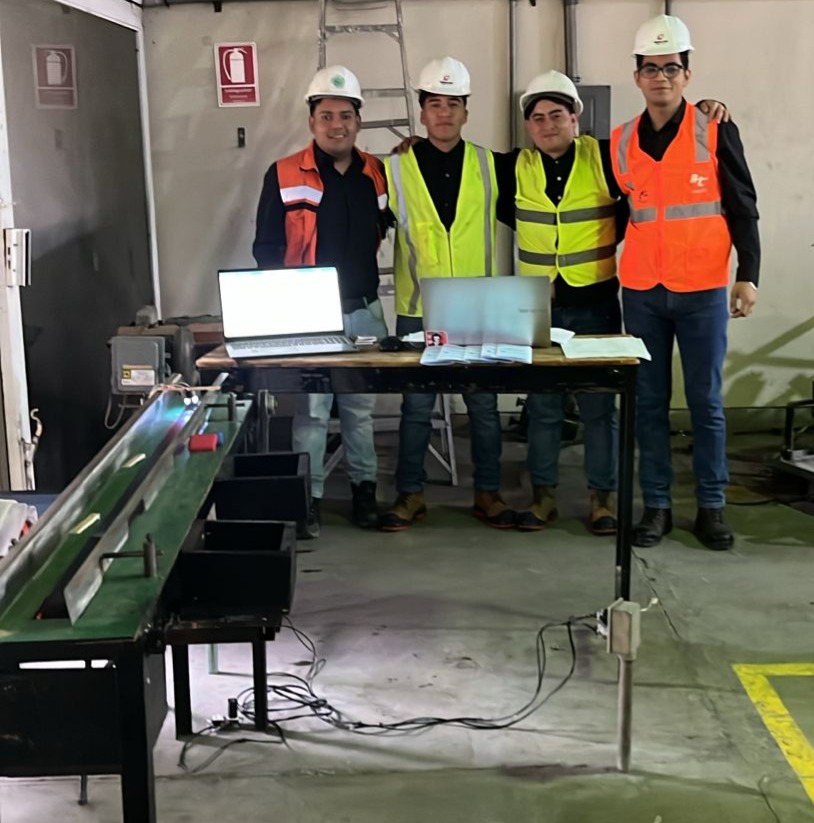 UTTT_MX's tweet image. Estudiantes de las Ingenierías en Energías Renovables, Mantenimiento Industrial y Mecatrónica, presentaron proyectos integradores donde pusieron en práctica los conocimientos adquiridos en aula.