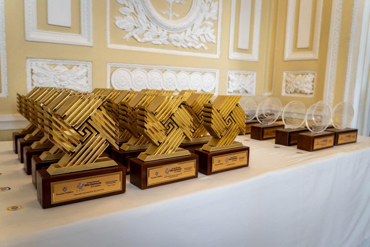 AlcaldiaItagui's tweet image. 🏆🤩🥇Ganamos el Premio Nacional de Alta Gerencia 2025!

Por segundo año consecutivo, la Alcaldía de Itagüí obtuvo este galardón en la categoría “Fortalecimiento institucional como motor de cambio”, gracias a la implementación de la tecnología en el sistema de gestión del riesgo…