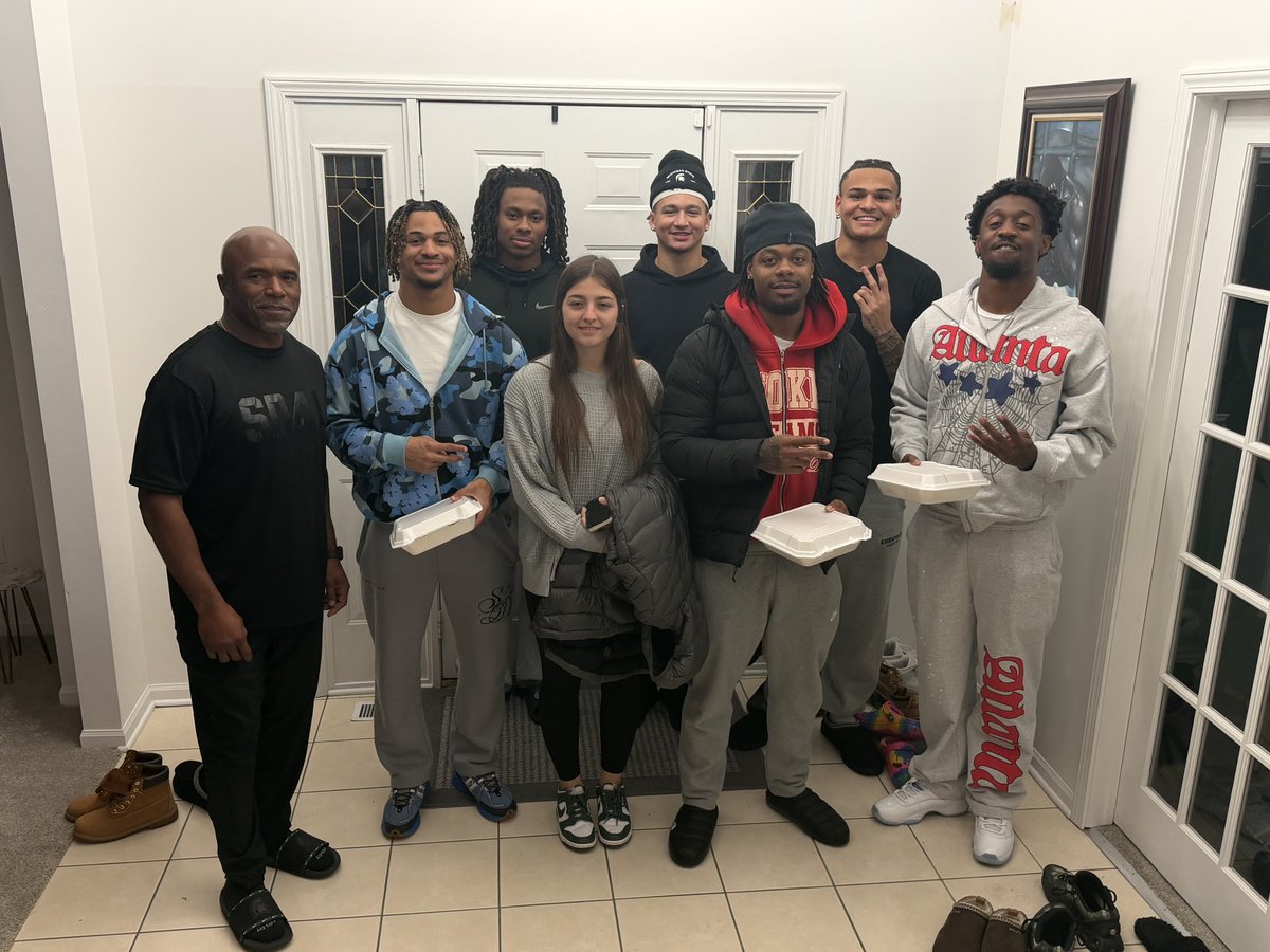 Courtney Hawkins tweet media