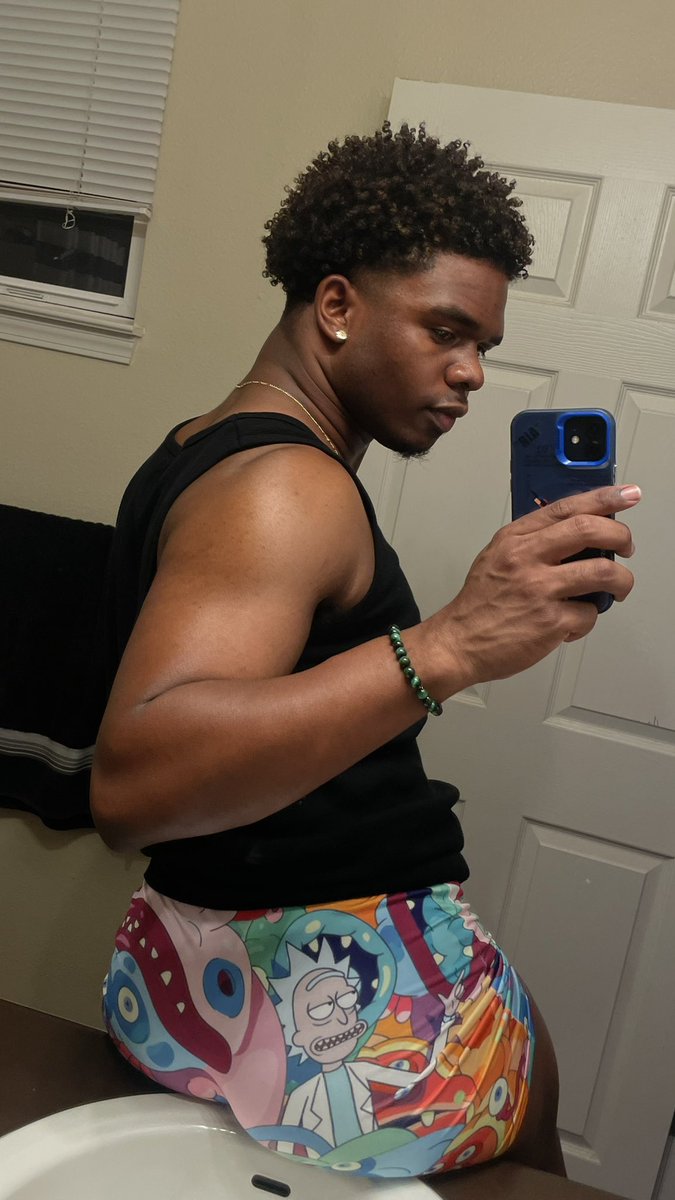 boldheadb's tweet photo. Damnn🤯😵‍💫 https://t.co/1jrSoPZFit