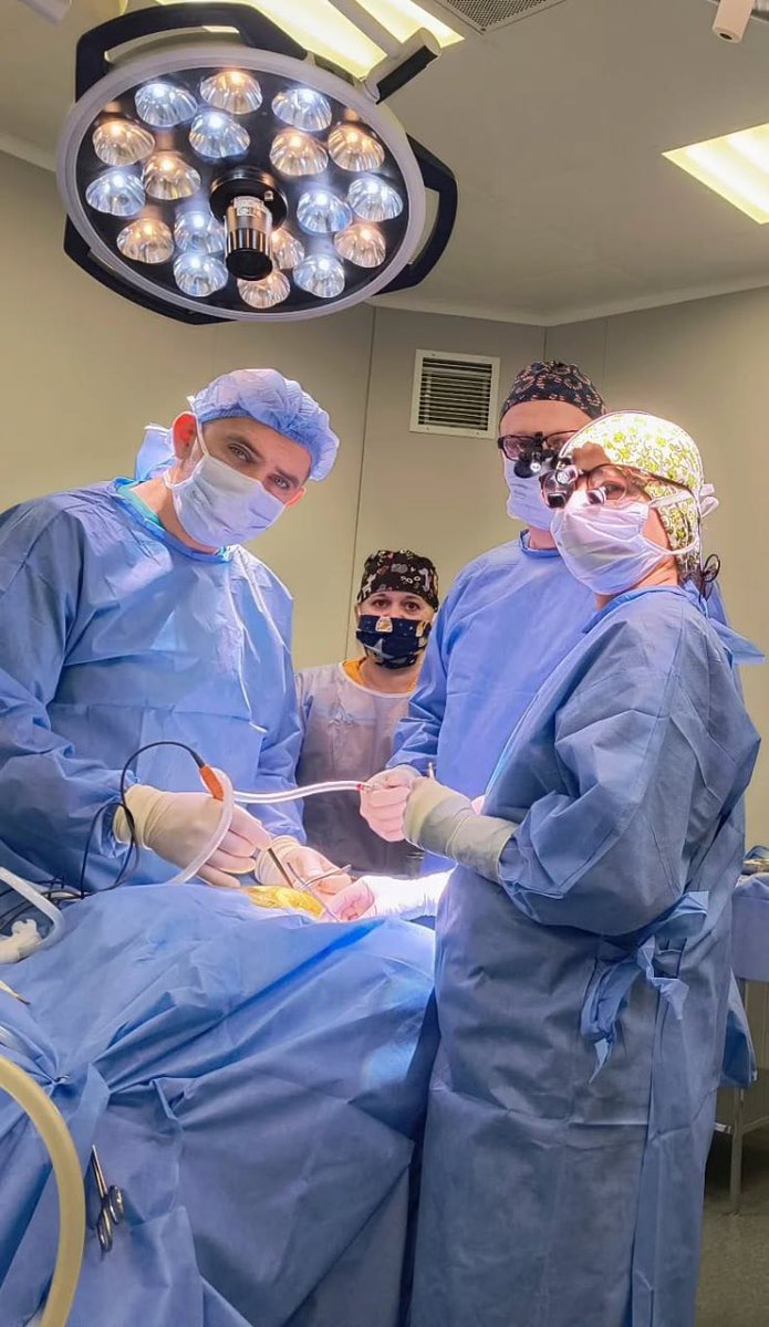 🇺🇦🇨🇦 Canadian neurosurgeon back in Lviv. 30 consultations and 8 surgeries in 4 days

At St. Nicholas Hospital, leading pediatric neurosurgeon Isha Christian from SickKids Toronto worked again.

The most difficult case was the surgery of a 17-year-old medical university student: