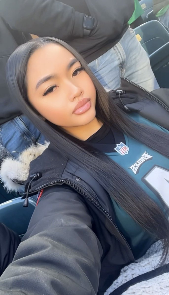 ميلاني tweet media