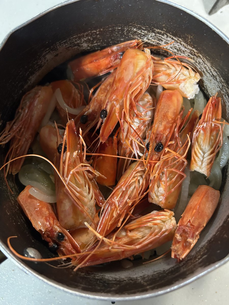 kernel1571's tweet image. エビの頭を炒める💪