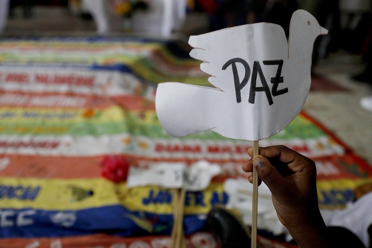 EEColombia2020's tweet image. El 24 de noviembre se cumplieron nueve años de la firma del Acuerdo de Paz entre el Gobierno Nacional y las extintas FARC. Este es el balance de los avances, los retos y los desafíos que aún persisten en su implementación. Le contamos #AlCierre de esta semana.🧵👇
