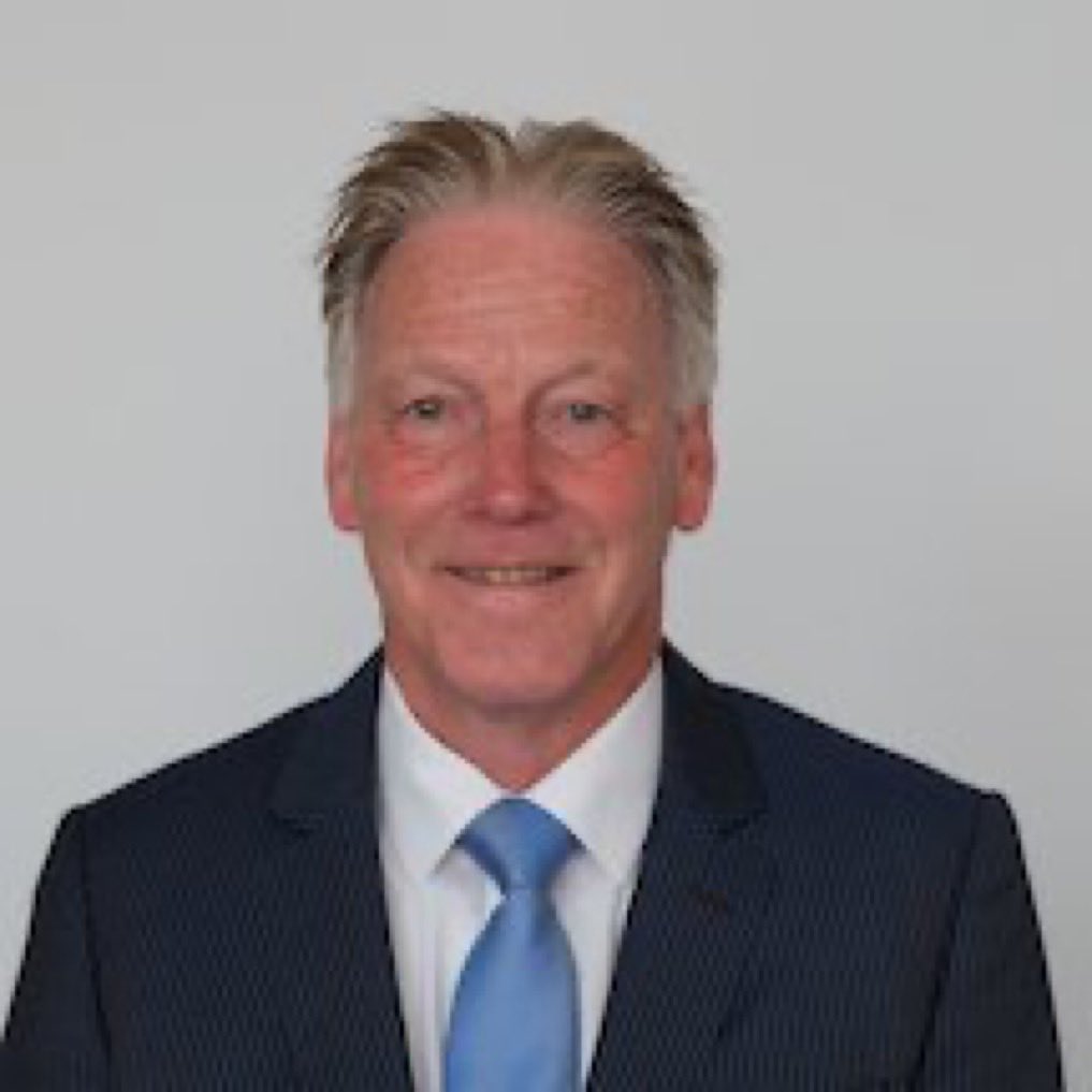 V_iswakker's tweet image. Geen idee hoe deze man heet, maar overstappen van @BBB naar @D66 dat raakt kant nog wal. Dus hij wordt bedreigd of hij wordt betaald 💰. Het zal je buurman zijn.