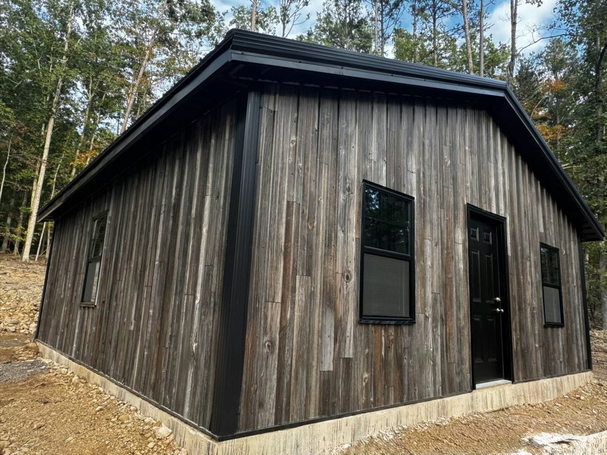 Barnwood steel siding. Truly incredible. I’m proud to manufacture an American made product that looks and performs so well. 🇺🇸