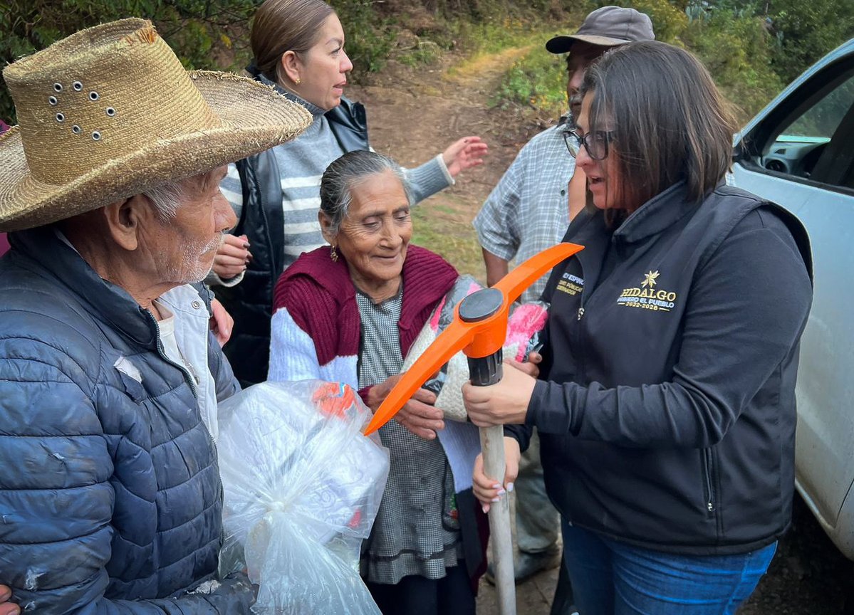juliomenchaca_'s tweet image. A través de la Secretaría del Despacho, entregamos herramientas de trabajo a las familias de El Casiu y La Reforma, en Tenango de Doria.

Estas palas, picos y carretillas se recolectaron gracias a la solidaridad de la afición que donó y asistió al Palco del Pueblo, durante el…