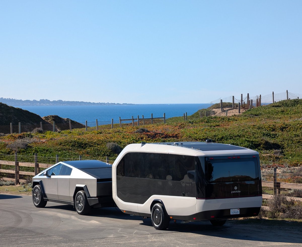 Some guy stopped us and said it looked like we were going to the moon..  I think that's valid 😂 

But first stop, the ocean 😎

It's the future pulling the future! 🤓
<a href="/Tesla/">Tesla</a> <a href="/cybertruck/">Cybertruck</a> <a href="/PebbleRV/">Pebble</a>