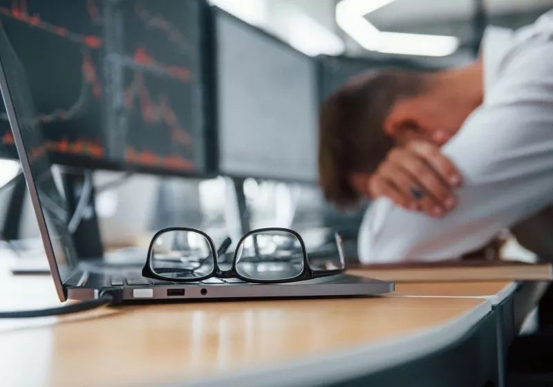 techjunkiejh's tweet image. #Infosys co-founder hikes 70-hour workweek call to 72 hours, praises #China&apos;s 996 model techspot.com/news/110369-in…   #investing #EmergingMarkets    #Economics   (totally wrong mindset, when you are not at your peak, you are just a zombie)   #Asia  #Tech #Employment #India