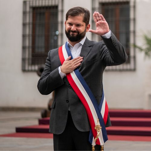 #Teleton2025
la última teletón de nuestro presidente, recalcar que lo has hecho increíble! gracias por tanto, te extrañaremos💗💐