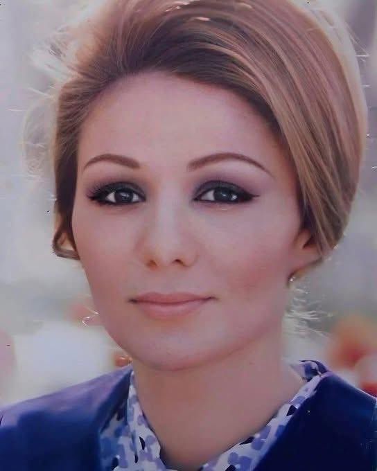 این داستان را با هم بخوانیم شاید یاد آوری خدمات شهبانو فرح باشد جای ‌ای خدمات شهبانو در گوشه کنار ایران و تاریخ ایران همیشه ماندگار شده هست 

☑️ *عزّت یا ذلّت؟!* 🤔

🔴 این داستان واقعی است و در زندگی من اتفاق افتاده است.
سال ۵۸ که خدمت نظام وظیفه‌ام در *"سپاه‌دانش"* را تمام