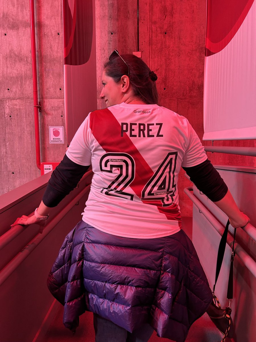 floripoll's tweet photo. 🤍❤️🤍 mi capitán eterno Enzo https://t.co/BEyV6eK6sV