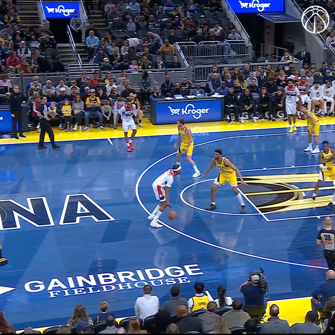 Right to left cross into the lefty lay. We see you BC 👀 