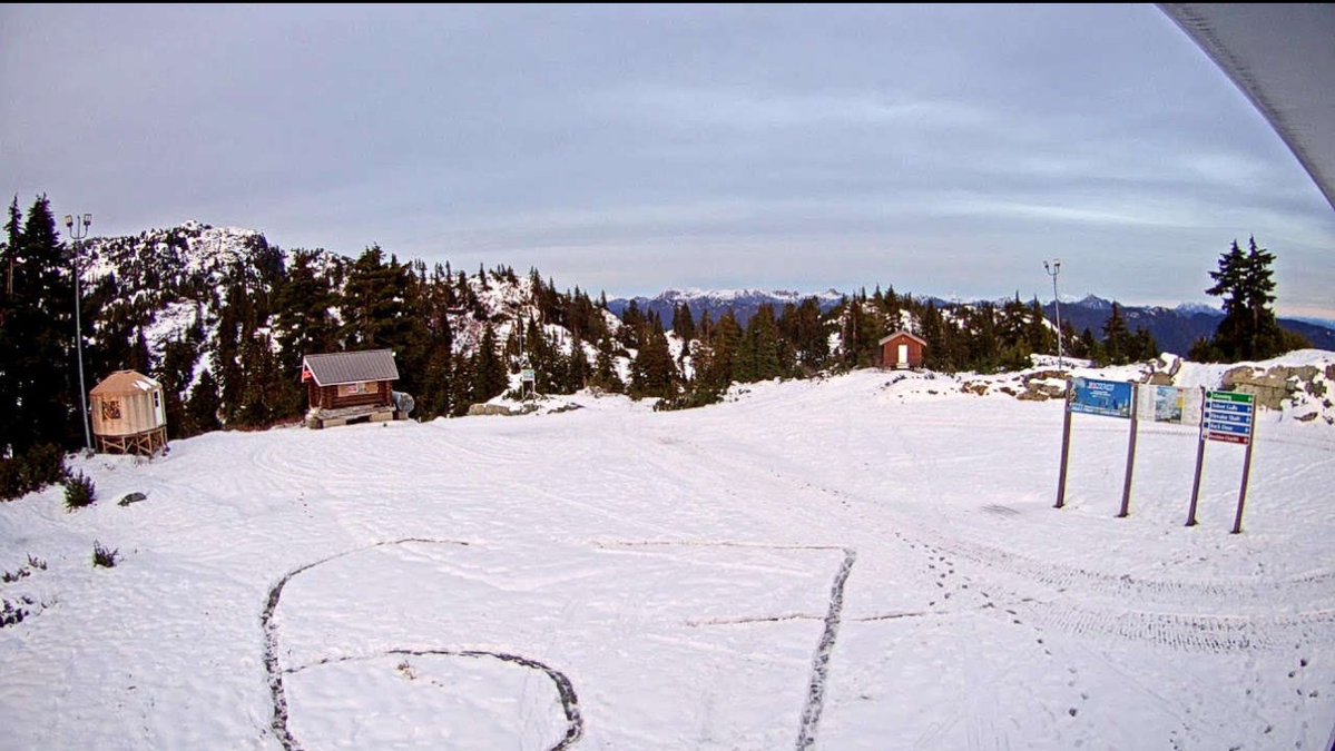 jonathanchaovc's tweet image. So excited to go skiing and snowboarding this season. 

checked one of my local mountain’s cam and this is what I saw 😭😭