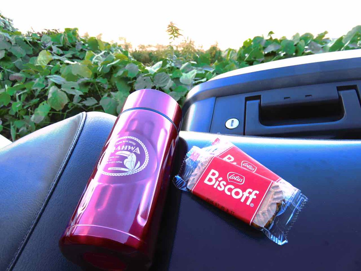 chichionin's tweet image. 季節がまた一歩進んでた　〜ビスコフとコーヒーボトルの季節〜 plaza.rakuten.co.jp/chichionin/dia… #r_blog ＃バイク　＃バイクが好きだ　＃バイクのある風景　＃バイクツーリング　＃早朝プチツーリング　＃季節　＃冬　＃ビスコフ　＃コーヒーボトル　＃コーヒー　＃珈琲　＃ごちそう　＃R1150RT