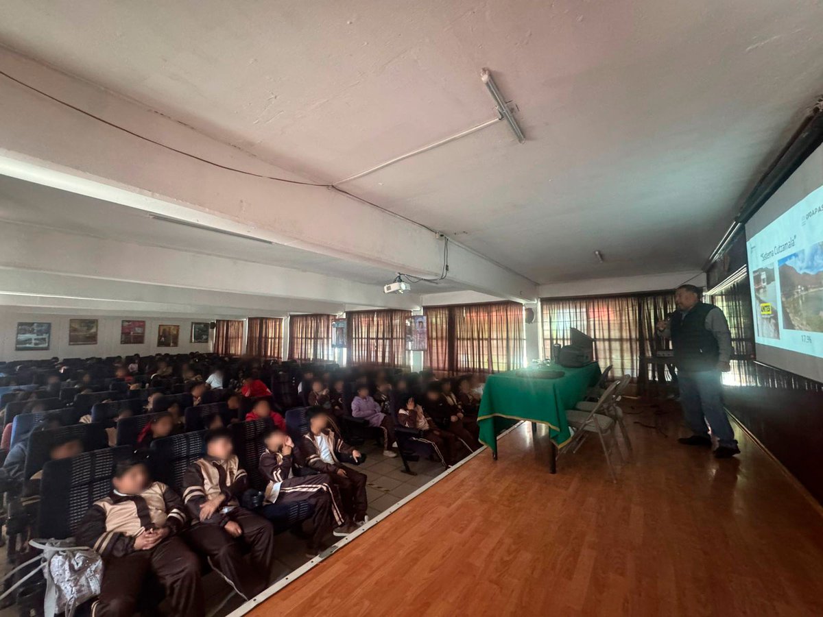 MetepecOPDAPAS's tweet image. Seguimos impulsando la cultura del agua.
A través de pláticas de concientización, acercamos a niños y jóvenes la importancia del uso responsable y cuidado de este recurso vital.
Construimos juntos un Metepec más consciente.
#EstamosEnLaRuta
@FerFlores_Emp 
@MetepecGobierno