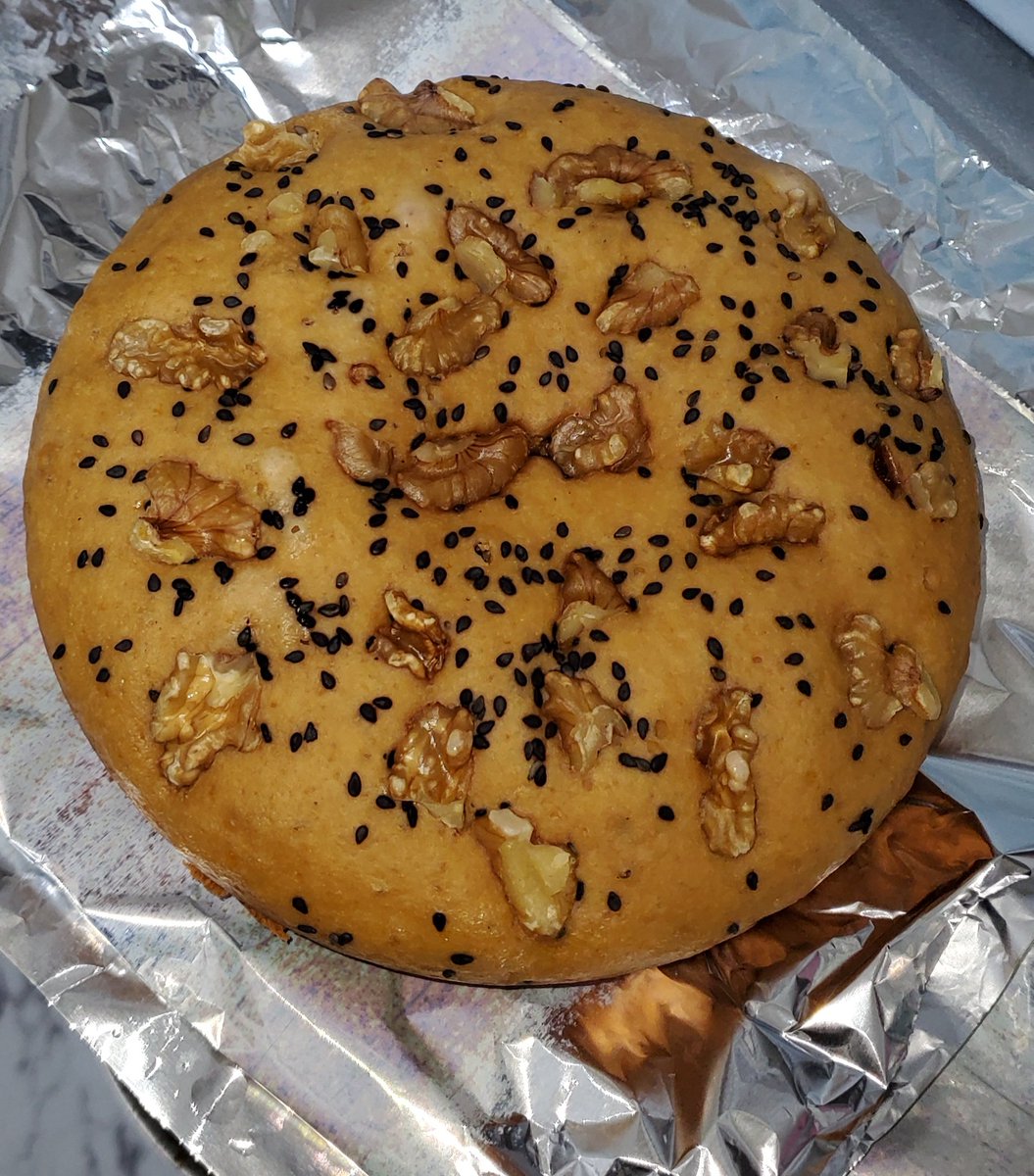 久々にがんづき錬成。
本来は重曹と酢で作りますが、ホケミで時短！
更に蒸し器の代わりに炊飯器で時短！
今回は味噌と醤油両方入れてみた。
綺麗な真ん丸、甘じょっぱくてウマ～♪
#がんづき
#雁月
#郷土菓子