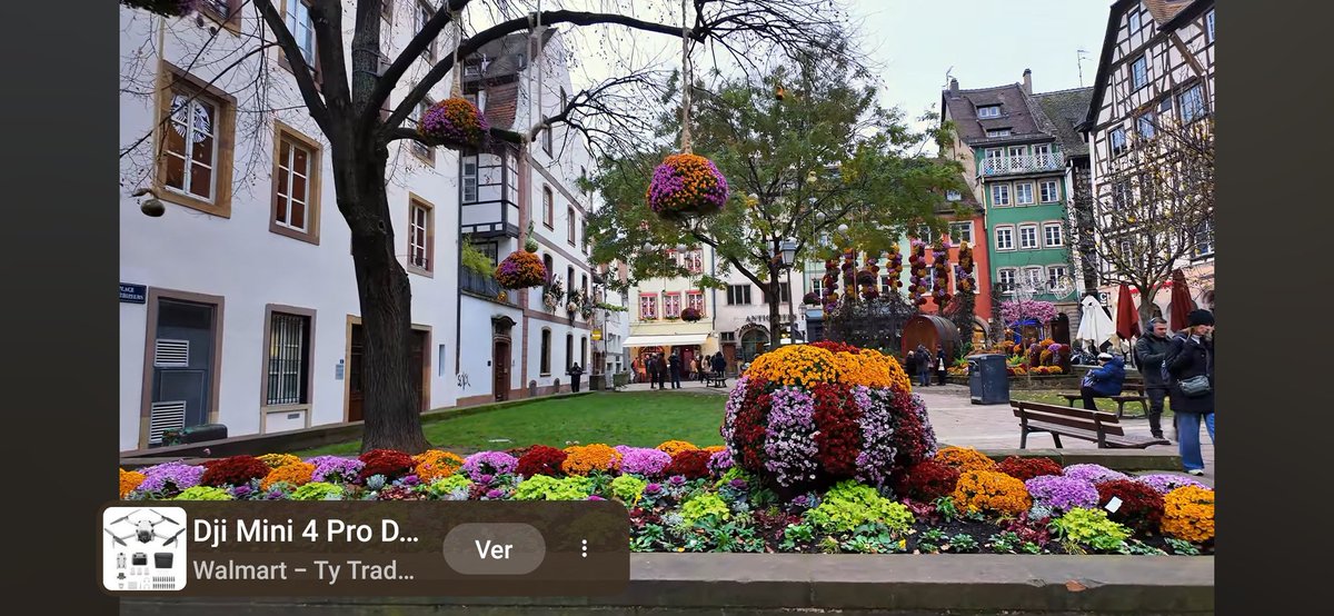 mloreleyr's tweet photo. Que lindo sería que nuestras ciudades se vistieron así con mercadillos.  cosas tradicionales,  no como esas ferias que auspicia la @montevideoIM que venden cualquier porquería china.  Con educación, cuidado y compromiso de vecinos y negocios se podría lograr vestir una ciudad https://t.co/XJYaQQkrQW