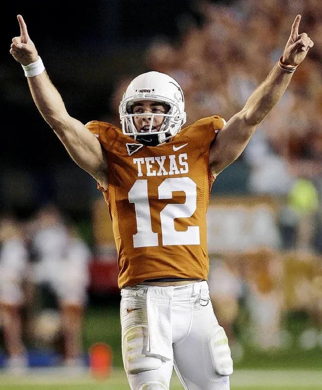 Archie Maning is killing it! Hookem 🤘

#Texas is killing it! 3 - 0