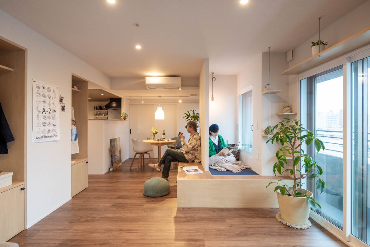 renoves's tweet image. 朝の光が、壁の色と重なっていく。
そんな瞬間が似合う住まいです。

ご夫婦と猫のゆずちゃんが歩み始めた、
「ここから」という名のマンションリノベーション。

▼ 事例はこちら
renoves.jp/works/23368/