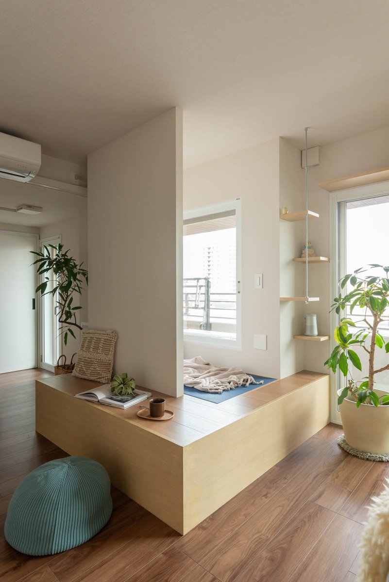 renoves's tweet image. 朝の光が、壁の色と重なっていく。
そんな瞬間が似合う住まいです。

ご夫婦と猫のゆずちゃんが歩み始めた、
「ここから」という名のマンションリノベーション。

▼ 事例はこちら
renoves.jp/works/23368/