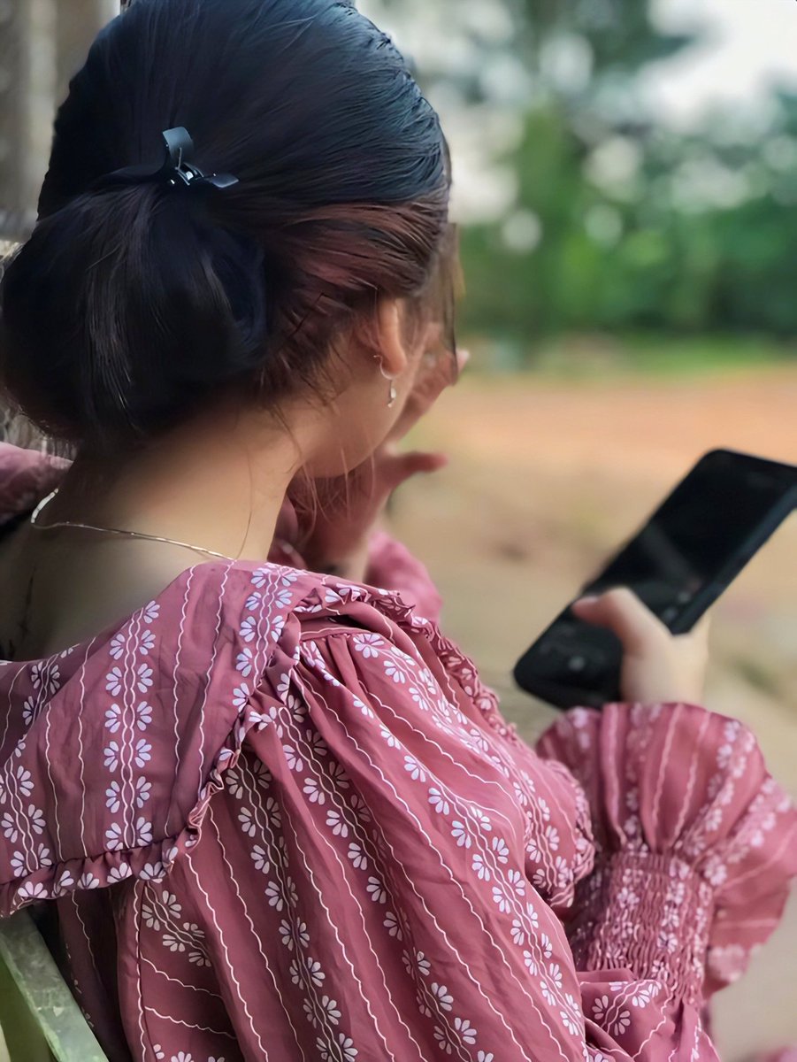 ताकत और पैसा वक़्त के साथ आता है, 
पर इज़्ज़त मेहनत से ही कमाई जाती है !!

Good Morning Friends! ☀️