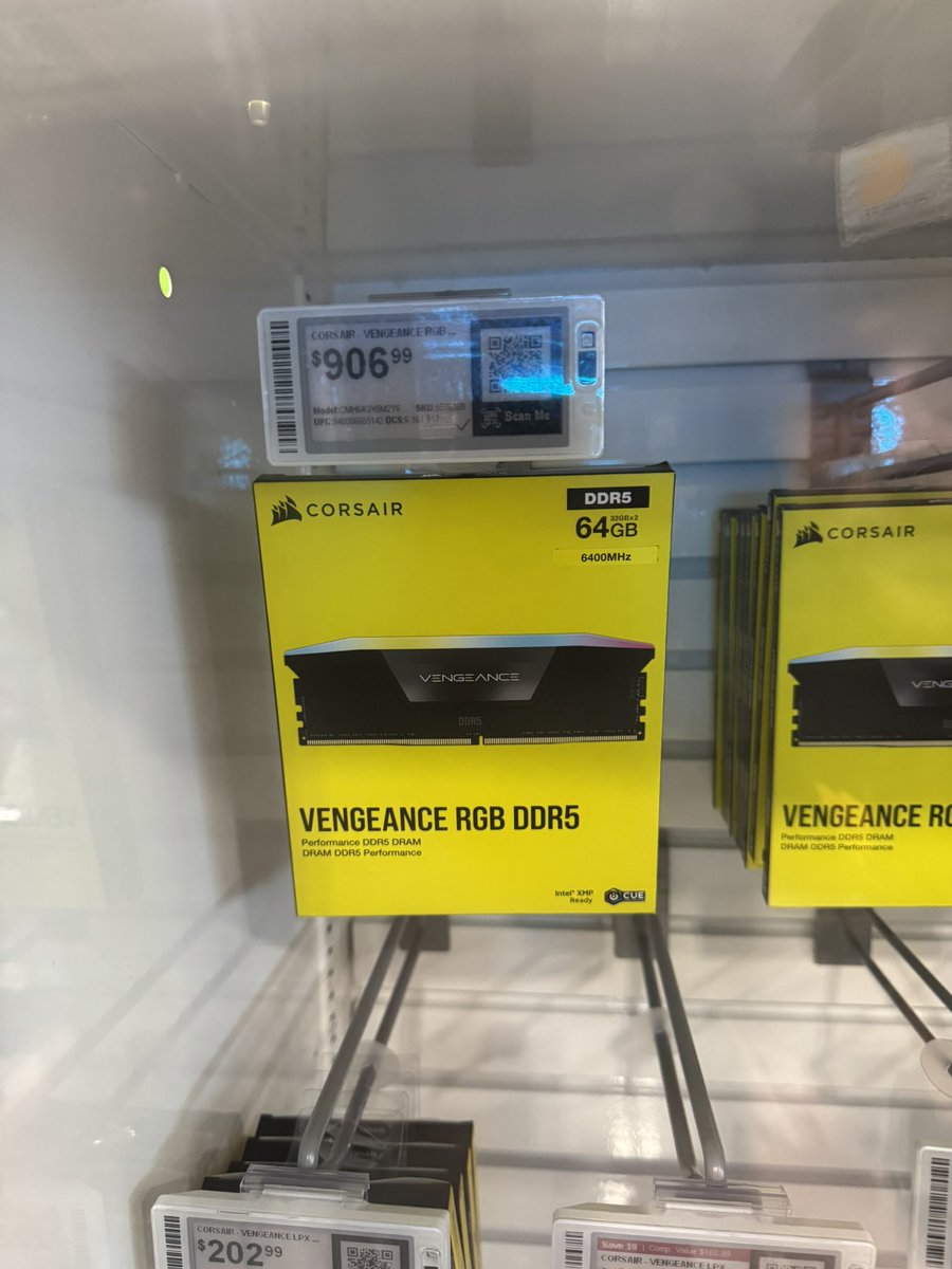 F12uu's tweet photo. Who needs 64gb of ddr5? #BlackFriday #crazydeal #bestbuy #yesplease #ram #freeram https://t.co/n5ZOElypk2
