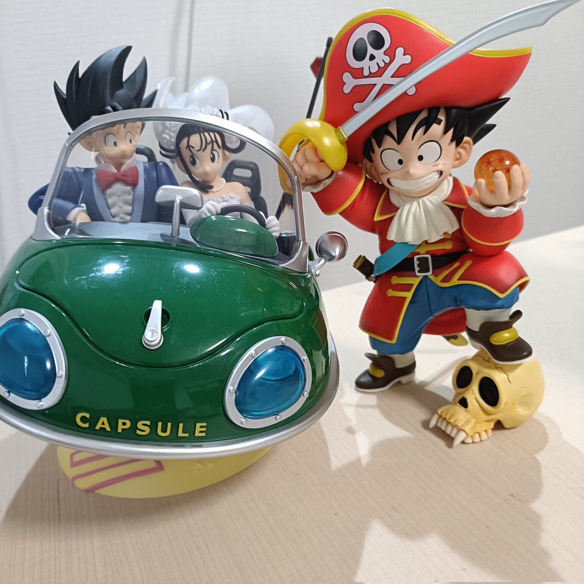 fujihisa824's tweet image. #一番くじドラゴンボールSC2
写真だと伝わりにくいけど、車の質感とか服のシワや細かい装飾とかもいい感じだ