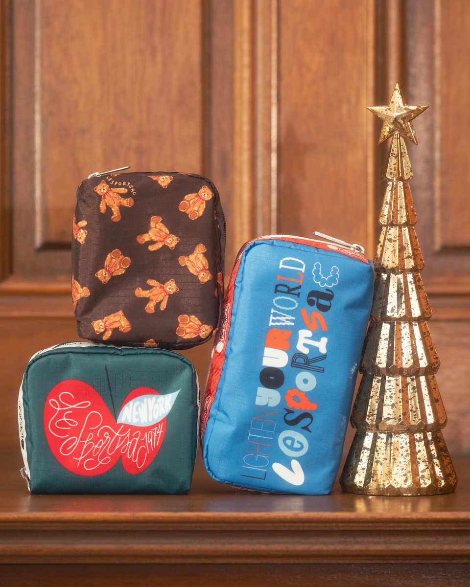LeSportsacJp's tweet image. HAPPY HOLIDAYS🎄💖
【おすすめギフト#1】
POUCH
shop.lesportsac.co.jp/Form/Product/P…

コスメや小物をすっきりとまとめられるポーチ。
ミニマルサイズからバッグ型まで多様なラインナップからお気に入りを見つけてみて✨
#レスポートサック　#レスポ