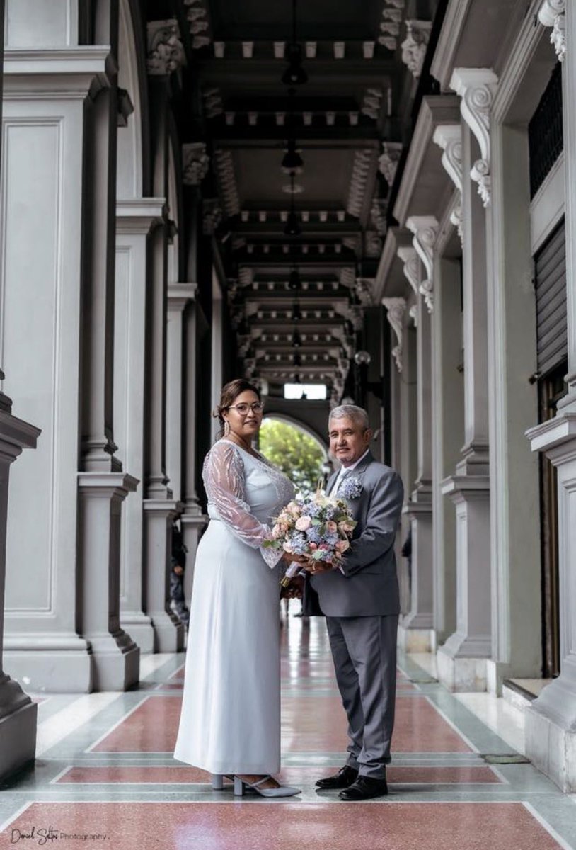 ABZEVALLOS's tweet photo. Gracias a quienes se animaron y nos enviaron otros matrimonios fotografiados en los corredores del Palacio Municipal. ¡Qué viva #Guayaquil! ¡Que viva el romanticismo! @aquilesalvarez https://t.co/q1l6KrOuQl
