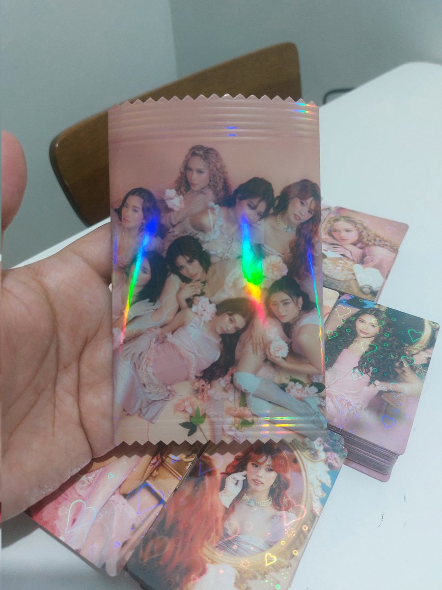 jeddyprints's tweet photo. First Luv fanmade photocards as Fan Support of @Xiiiaaaoooeee for #BINI #BINIfiedPHArena concert. Trade with her #BLOOMS ♡♡♡ Have fun! https://t.co/I220Kdb8QN