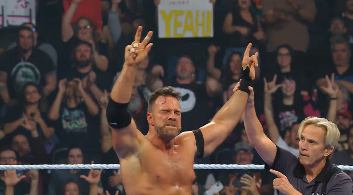 LA Knight defeats The Miz to advance to the semi-finals of ‘The Last Time is Now Tournament.’

#SmackDown