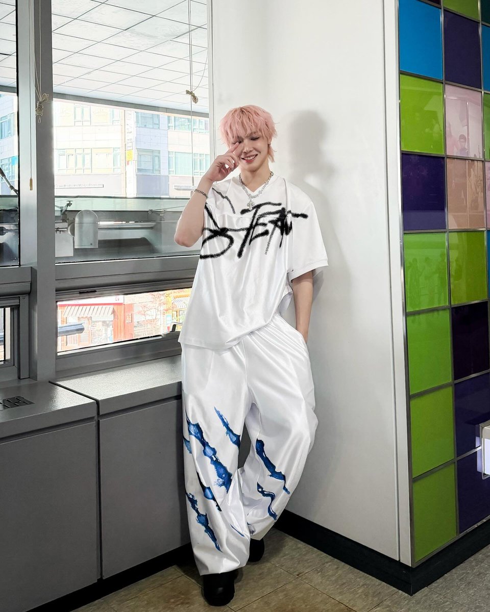 minisodeweno's tweet image. nico please upload more pics like this we luv ur smile 😸