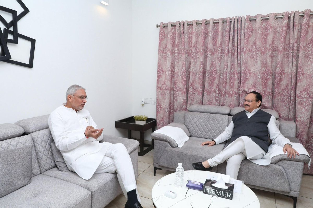 BhanubenMLA's tweet image. પ્રદેશ અધ્યક્ષ શ્રી @MLAJagdish જીએ આજે વડોદરા ખાતે ભારતીય જનતા પાર્ટીના રાષ્ટ્રીય અધ્યક્ષ અને કેન્દ્રીય મંત્રી આદરણીય શ્રી @JPNadda જી સાથે મુલાકાત કરી, તેમનું ઉષ્માભર્યું સ્વાગત-અભિવાદન કર્યું.