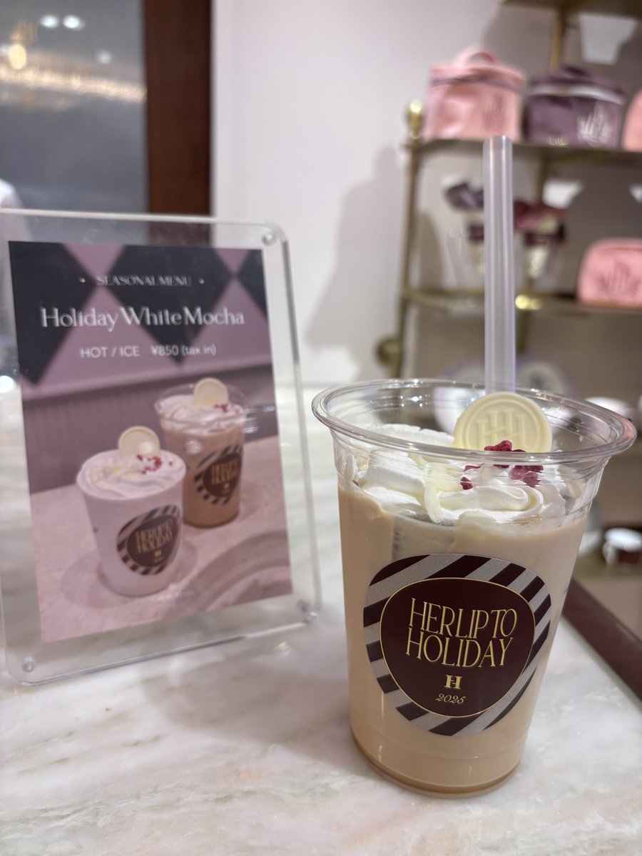ayami822's tweet photo. ドリンクも季節感があって、
飲むにも撮るにもかわいい🤍🥤

#herliptoholiday2025
#herlipto

@Herlipto_info https://t.co/ilQdRg0eqH