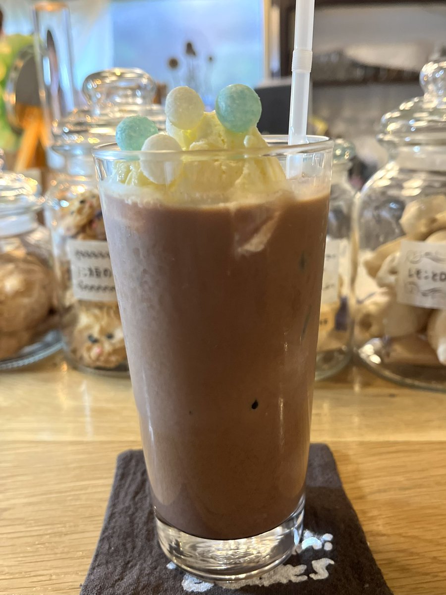 pandas_gun's tweet image. 何も言わなくても耳ツボジュエリーもおいりも配慮される🤣