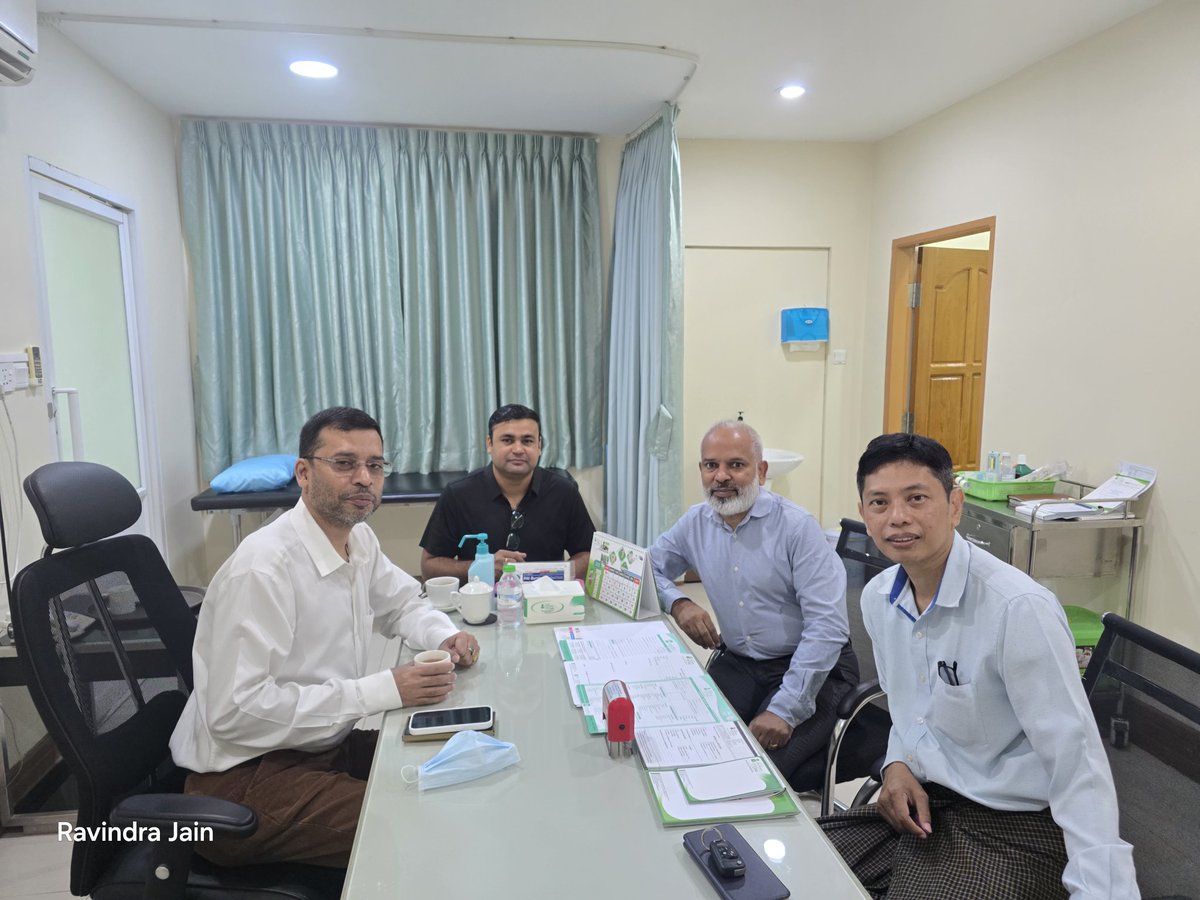 jain_ravindra2's tweet image. It was truly a wonderful experience to meet Professor Aung Aung (Hematologist) and Dr. Joydeep Chakraborty (Hematologist) at HCG Hospital, Kolkata. Hearing about their clinical expertise and experience was both inspiring and informative. It was incredibly rewarding to have a…