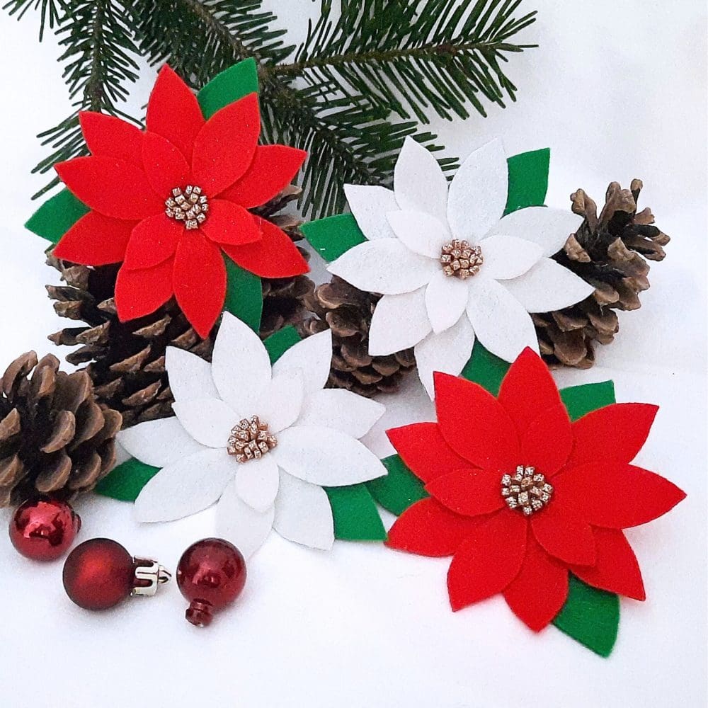 Love this pretty Christmas Poinsettia Pin Brooch - The British Craft House thebritishcrafthouse.co.uk/product/christ… from <a href="/Cheryls_Jewels/">CherylsJewellery - Cheryl Jenkins</a> #CGArtisans