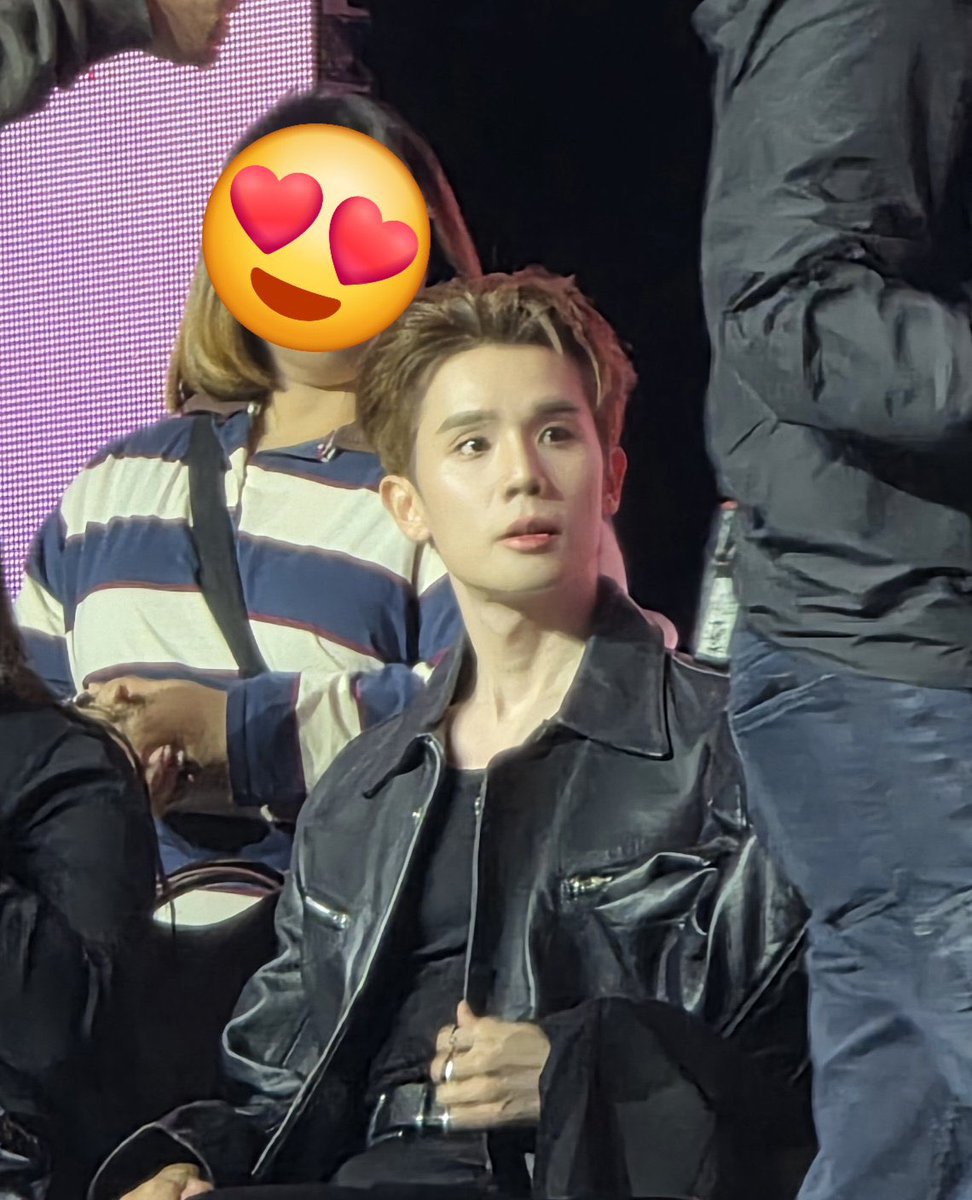 imyournitar_'s tweet image. ผมสีนี้เข้ากับพี่จิมมาก 😭 พี่สุดหล่อสุด ๆโคตรจะหล่อมาดแมนแฮนซั่ม หล่อแบบมีธุระ หล่อแบบไม่ว่างคุยกับใคร  หล่อเกิน 😭😭😭😭😭

 #JimmySeaFanconD1