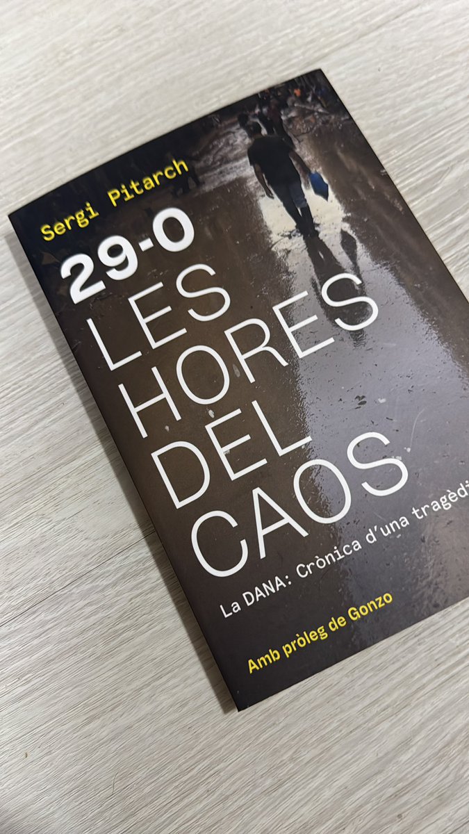 El dia 3 de desembre a les set  comptarem amb <a href="/sergipitarch/">Sergi Pitarch</a> a la Llibreria Contalles on, junt amb <a href="/castillosergi/">Sergi Castillo Prats</a> ens parlaràn d’aquest llibre. Crònica del desastre, document de memòria per a no oblidar mai com la ineptitud d’uns va causar la mort de 229 persones.