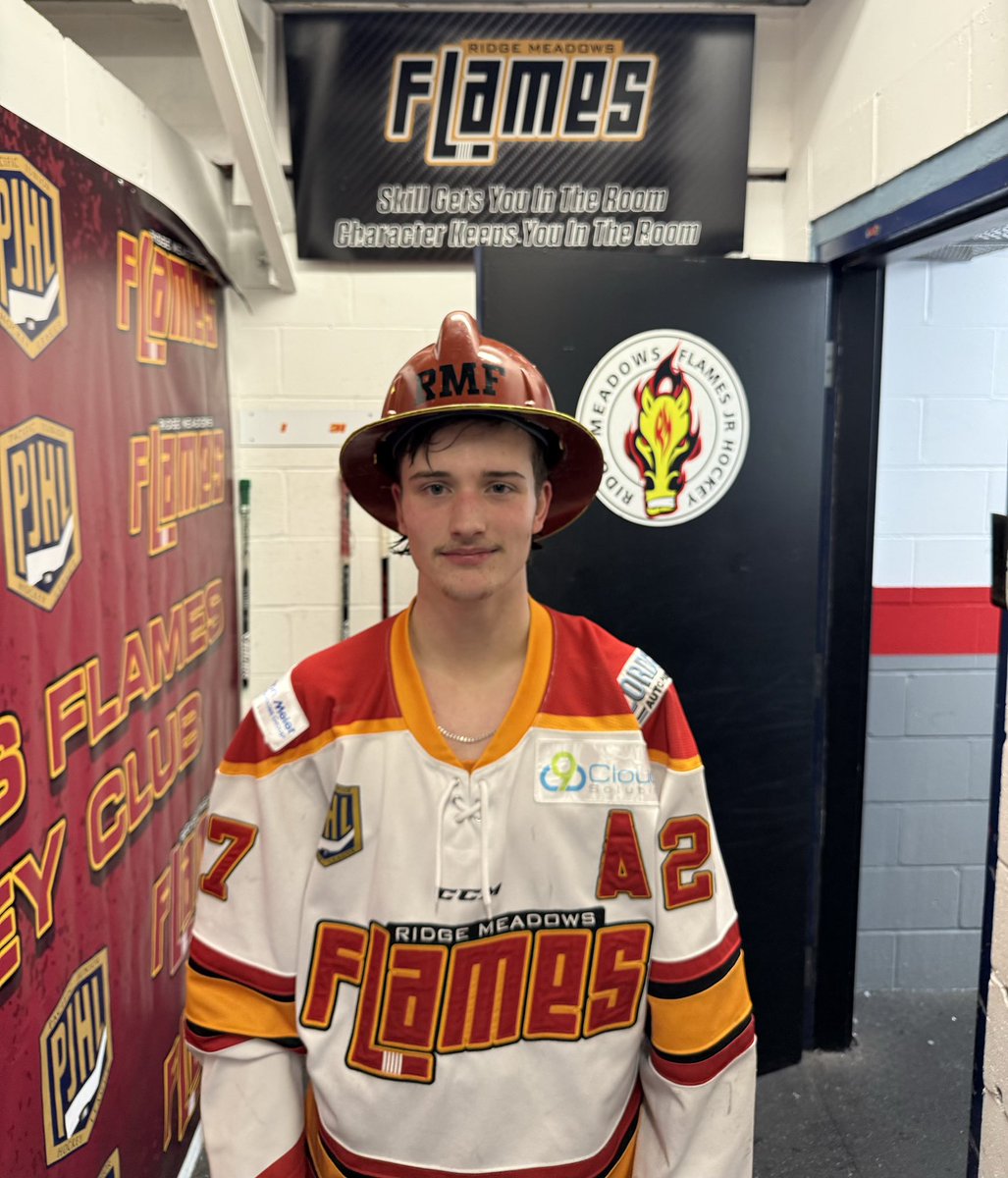 5-3 W @ The Cam!

Josh Bettesworth with 🚨and the hard hat!

Next up is Coastal tomorrow in Gibsons!

🔥🔥🔥🔥