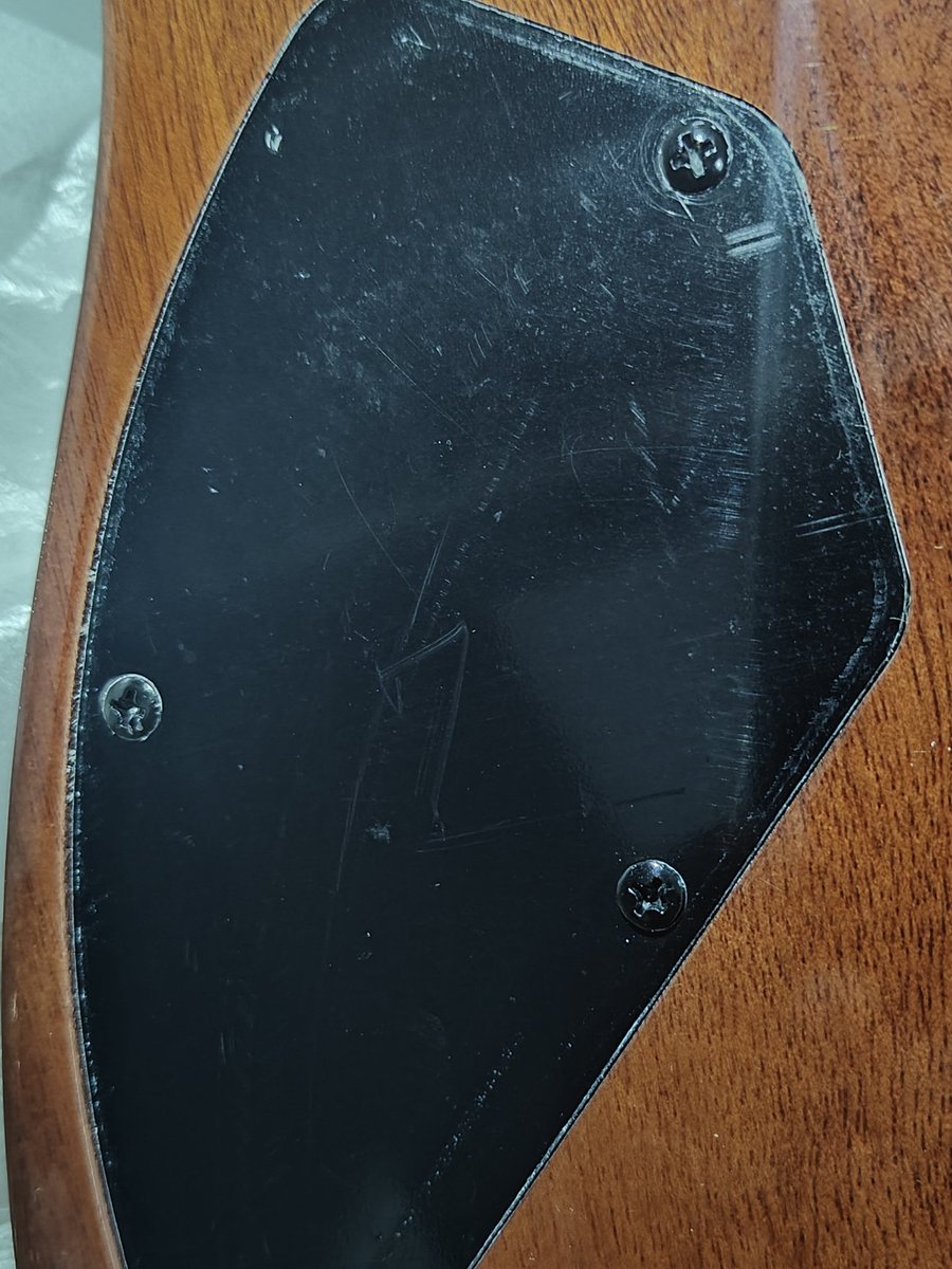 asadjansari's tweet photo. @amazonIN 
Order number 406-7912908-2572317
@bajaao
The neck pickup has a small chip on the edge, there’s a visible mark on the neck and the underside of the body has scratches. The overall condition feels more like an opened or previously handled unit. This is disappointing. https://t.co/pSHgyCh9A2