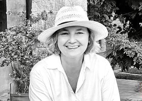 Amics, cars amics —així comencen algunes cartes personals de Caterina Albert, que signava de mil maneres: C. Albert P., Cat. Albert, Caterina, Catalina, Caty, Cat., C., i fins i tot Víctor Català— recordeu que avui, a 2/4 d’1, teniu una cita a Vitel·la!  
No hi falteu! 📚🌊