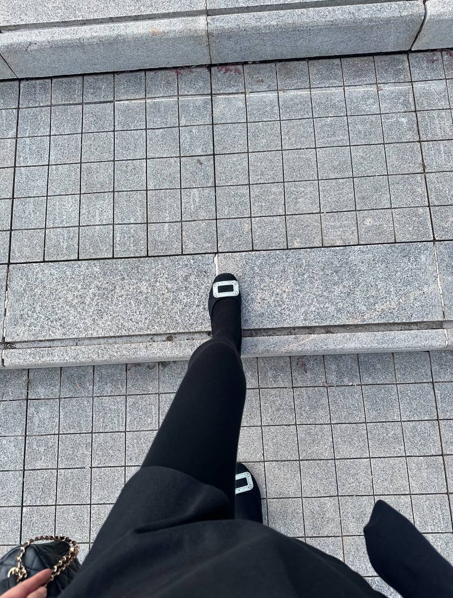 以后毕业了，别说是我教的 tweet media