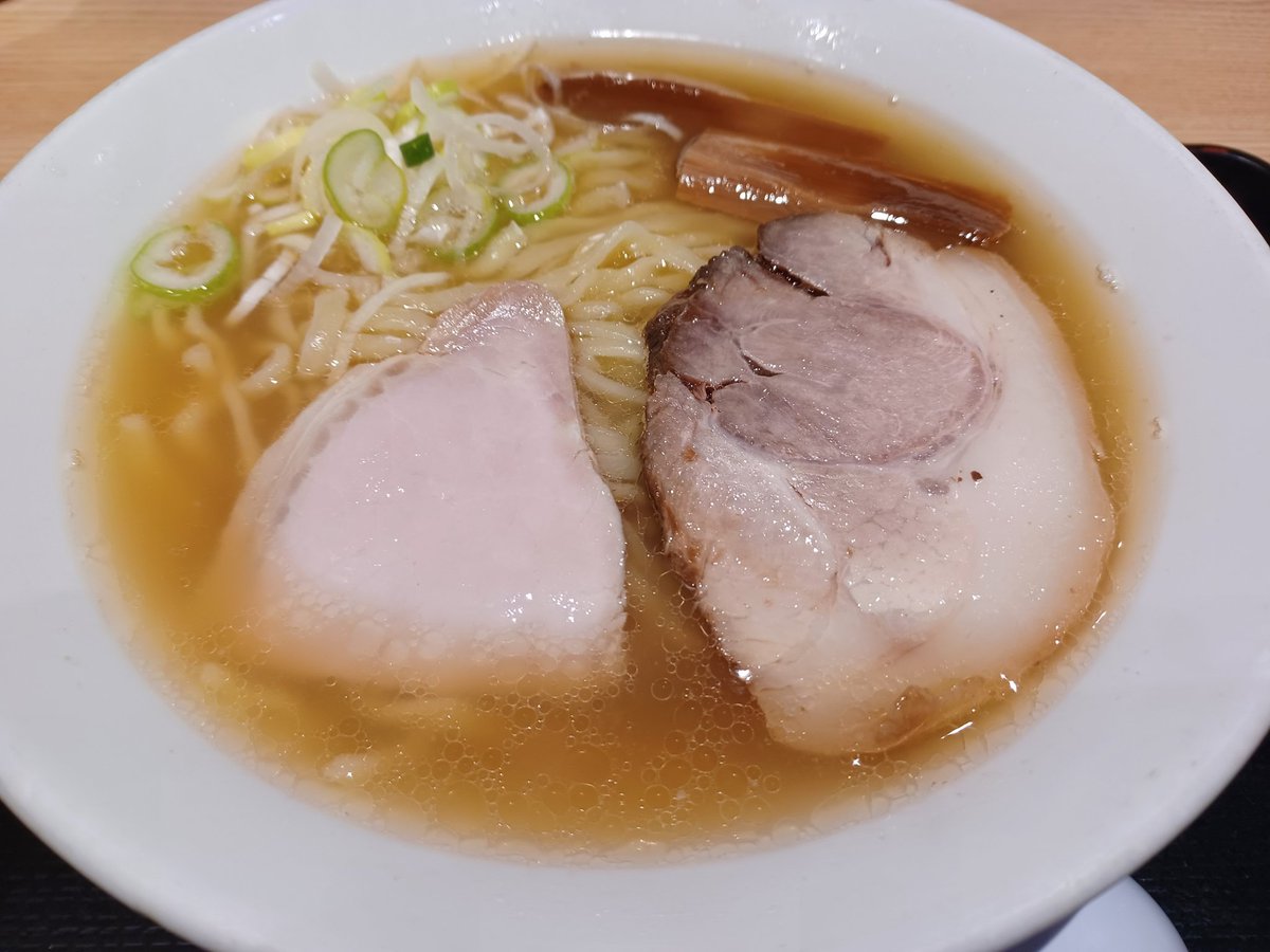 oyuminomarine's tweet photo. 仕事前にあったかいラーメン
#松戸富田麺業 #千葉駅 https://t.co/ucz5MwQ2lp